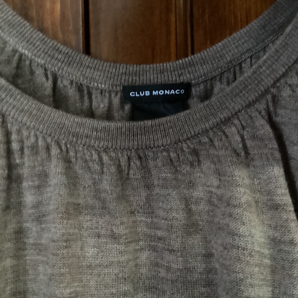 Club Monaco 100 % fine wool sweater - Picture 2 of 8